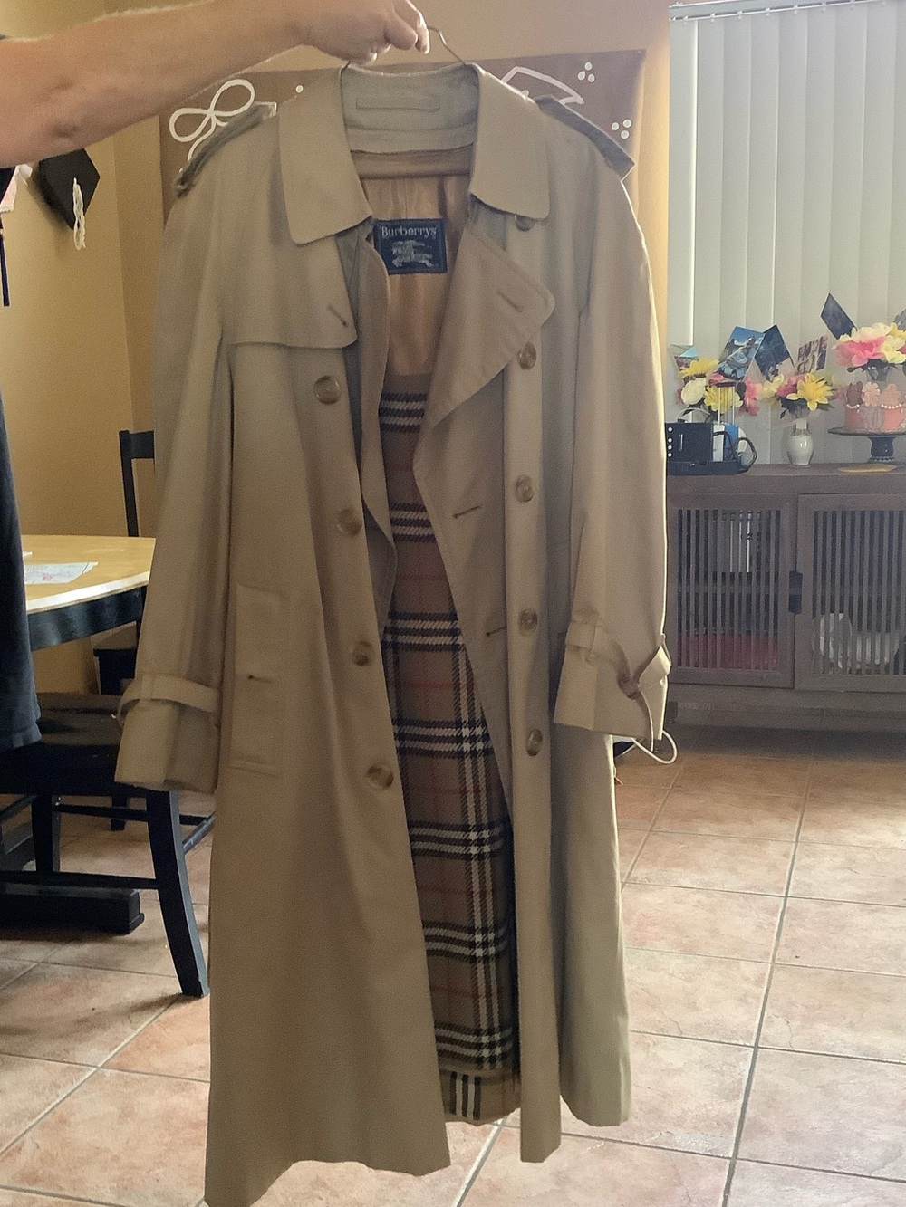 Burberry Beige Trench Coat with Classic Check Lining - Picture 1 of 1